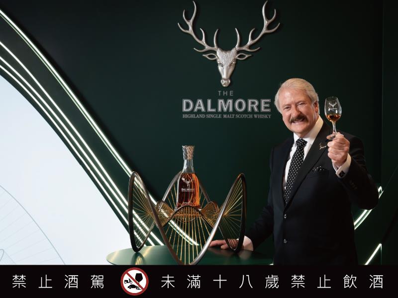 傳奇釀酒師Richard Paterson化身 大摩時光鎏寓 寓所主人