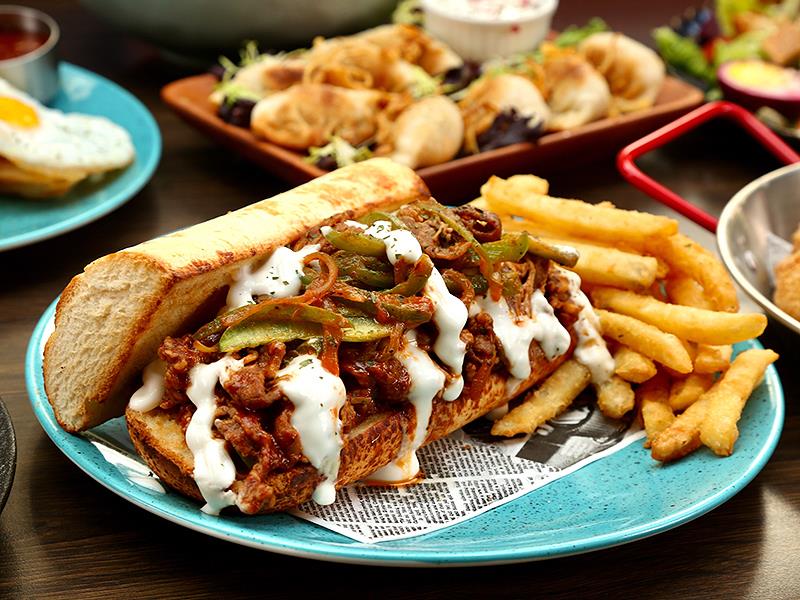 ABV美式餐酒館推出賓夕凡尼亞州特色料理 大快朵頤費城起司牛排三明治、起司牛排鑲甜椒